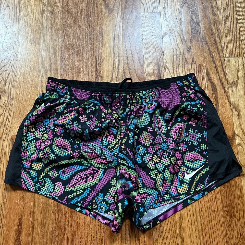 Nike Black and Purple Floral Women's Athletic Shorts Dry Fit